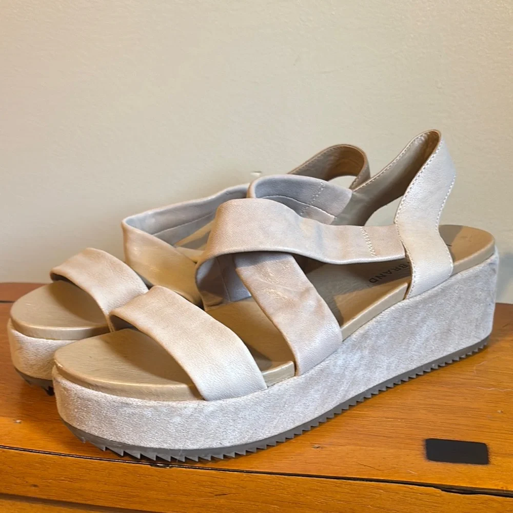 Lucky Brand Cream Platform Moccasin Slip-Ons